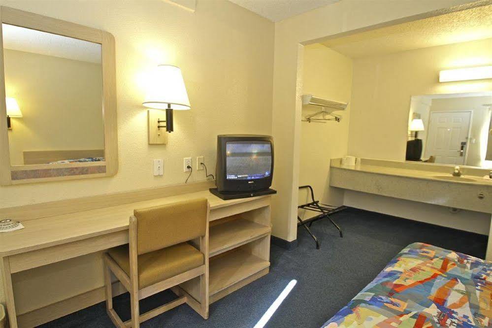 Park Inn By Radisson, โมเดสโต ภายนอก รูปภาพ